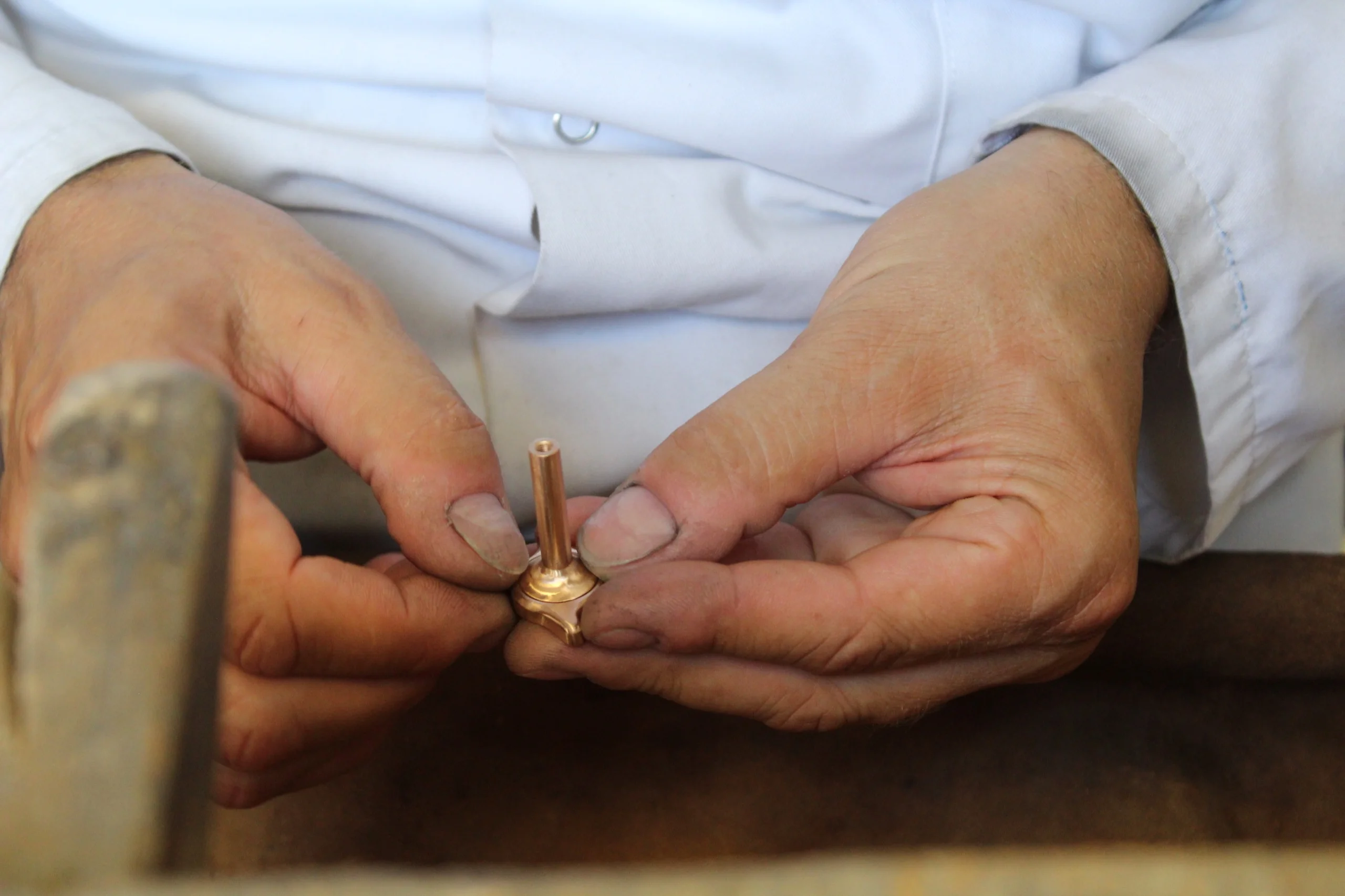 CARA Paris craftsman